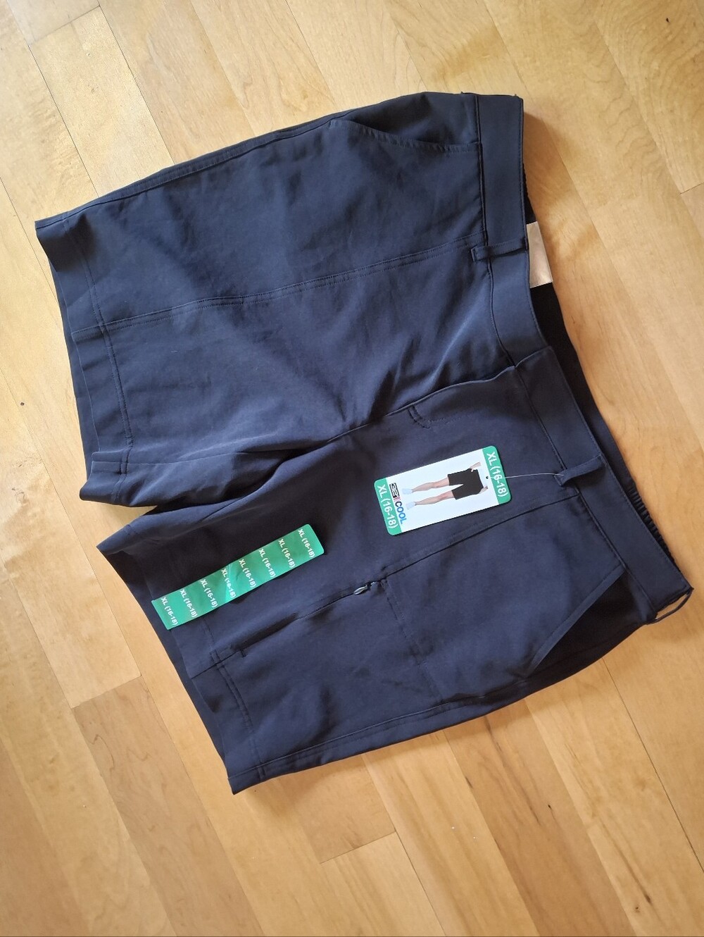 32 Degrees Black Women's Athletic Shorts Nwt Size 16